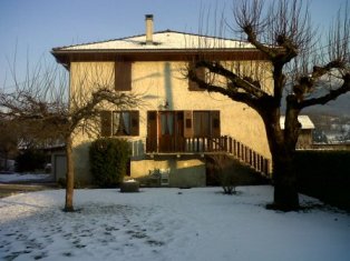 Photo de la maison l'hiver